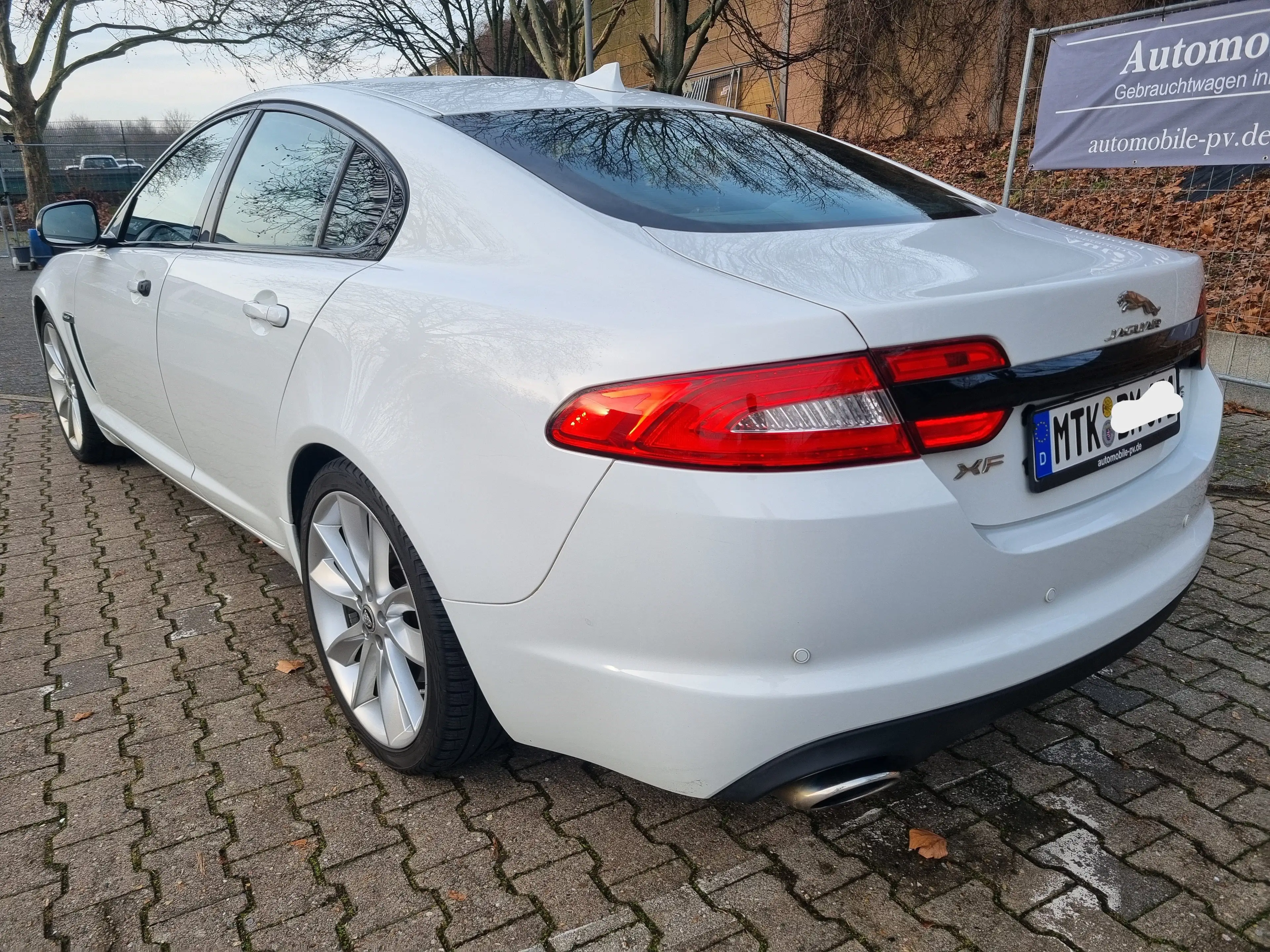 Jaguar XF 3.0 V6 Sport*Leder*Navi*Xenon*Sitzh*PDC* — photo 4