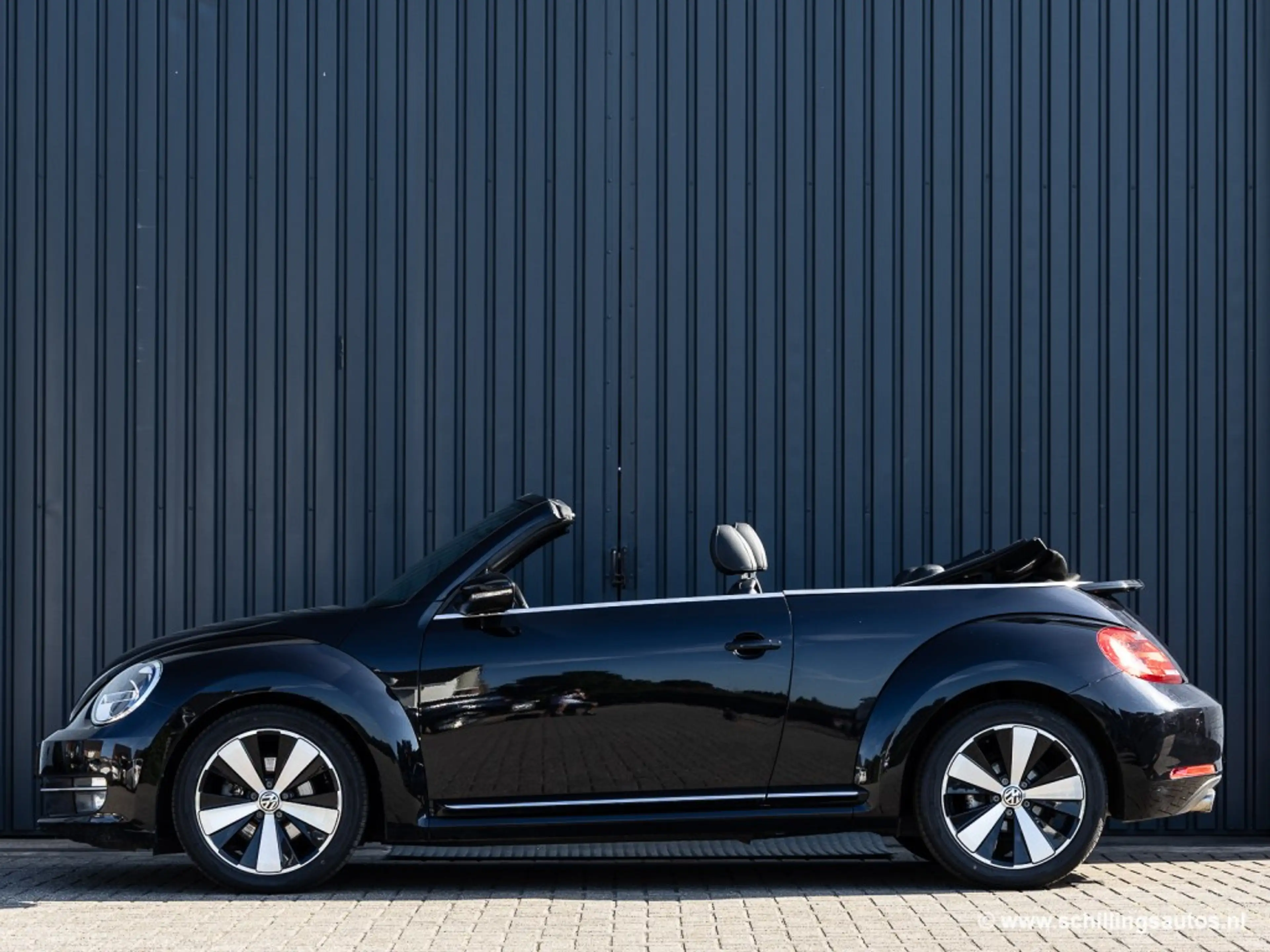 Volkswagen Beetle Cabriolet 1.4 TSI DESIGN Leer DSG-automaar 65.000k — photo 3