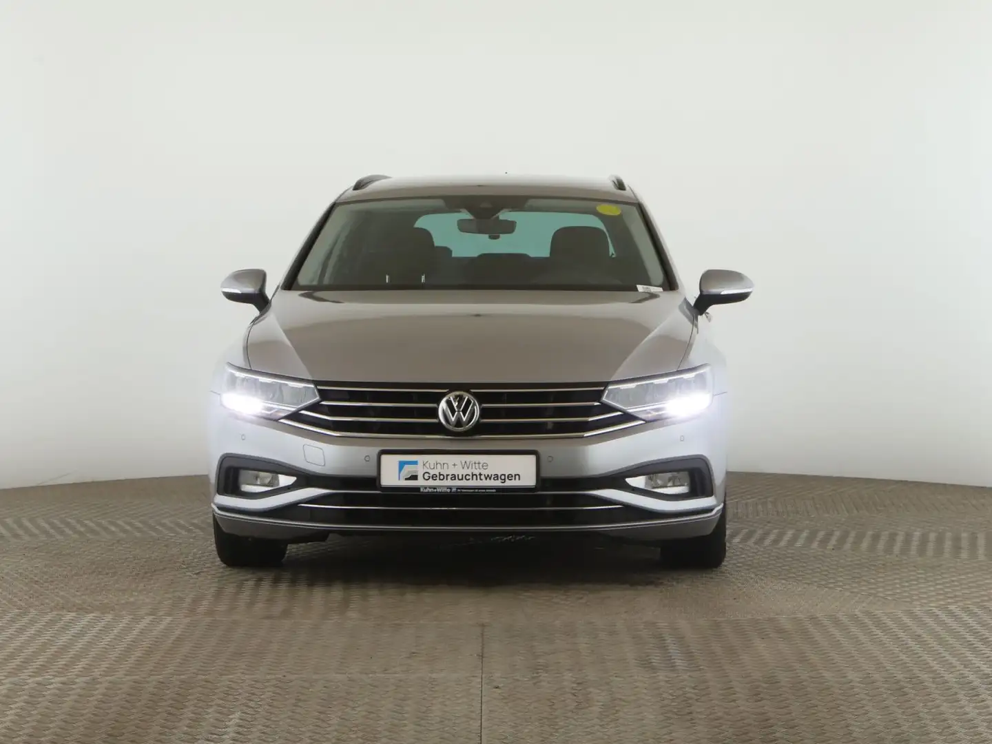 Volkswagen Passat Variant 1.5 TSI Business *AHK*LED*PDC*ACC Silber - 2