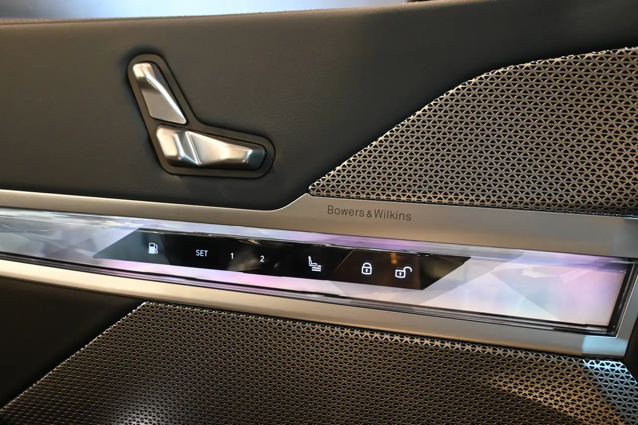 BMW 750 750e X-Drive M SPORT HYBRID / BOWERS / CAMERA 360 / SUNROOF / DISTRONIC, миниатюра 13