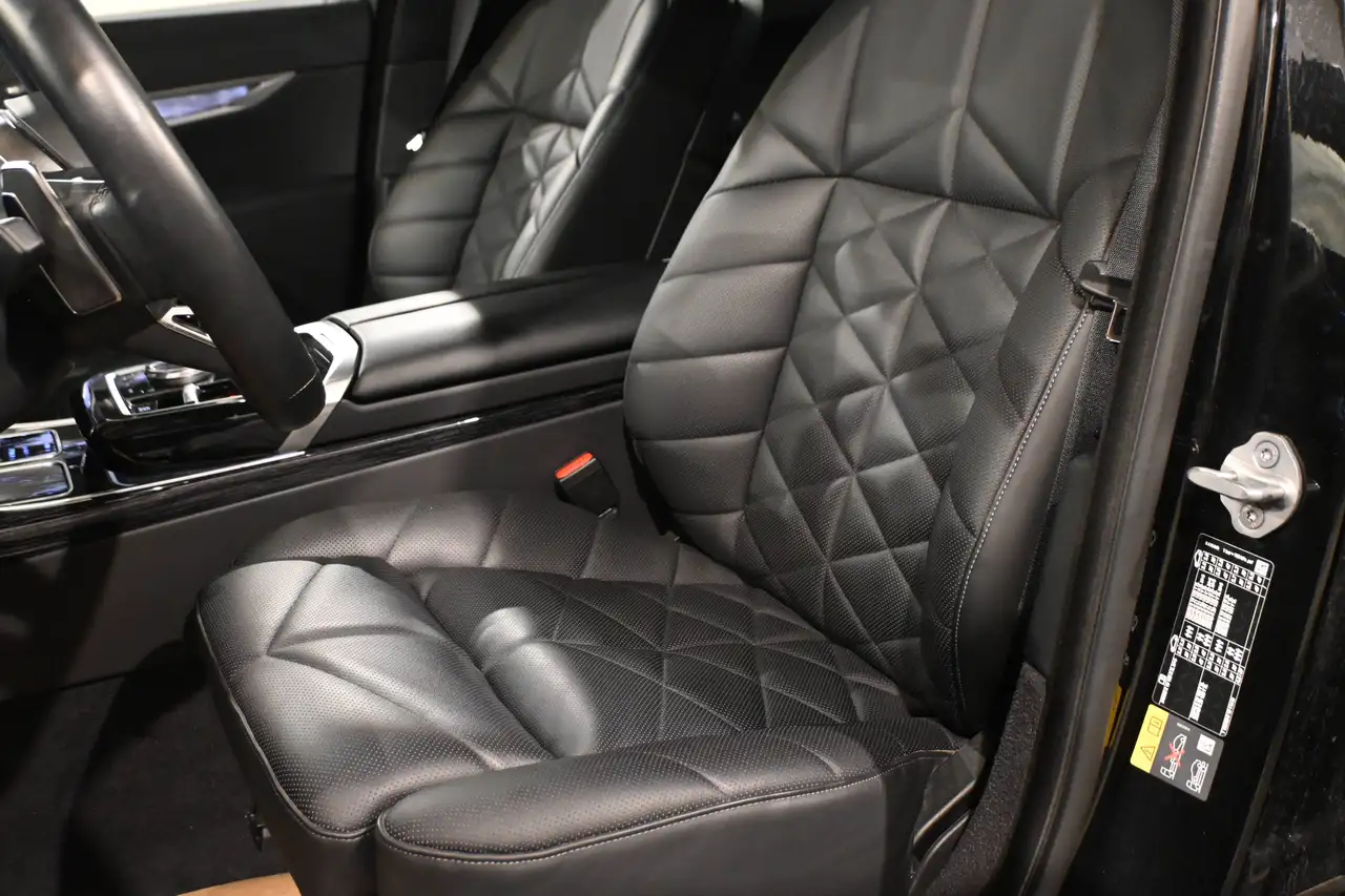 BMW 750 750e X-Drive M SPORT HYBRID / BOWERS / CAMERA 360 / SUNROOF / DISTRONIC, миниатюра 17
