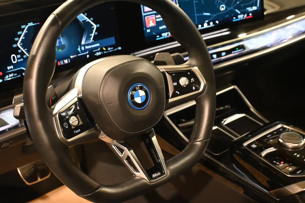BMW 750 750e X-Drive M SPORT HYBRID / BOWERS / CAMERA 360 / SUNROOF / DISTRONIC, миниатюра 20