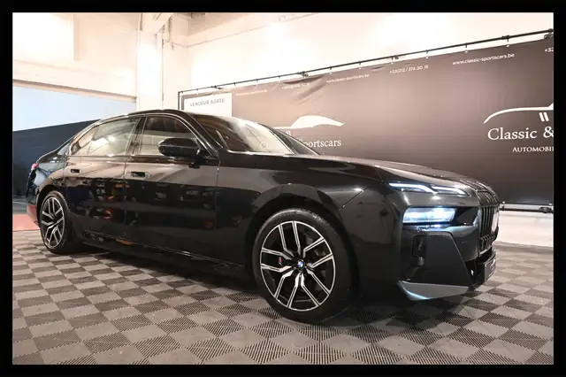 BMW 750 750e X-Drive M SPORT HYBRID / BOWERS / CAMERA 360 / SUNROOF / DISTRONIC / LANE ASSIST / FULL FULL OPTIONS !!