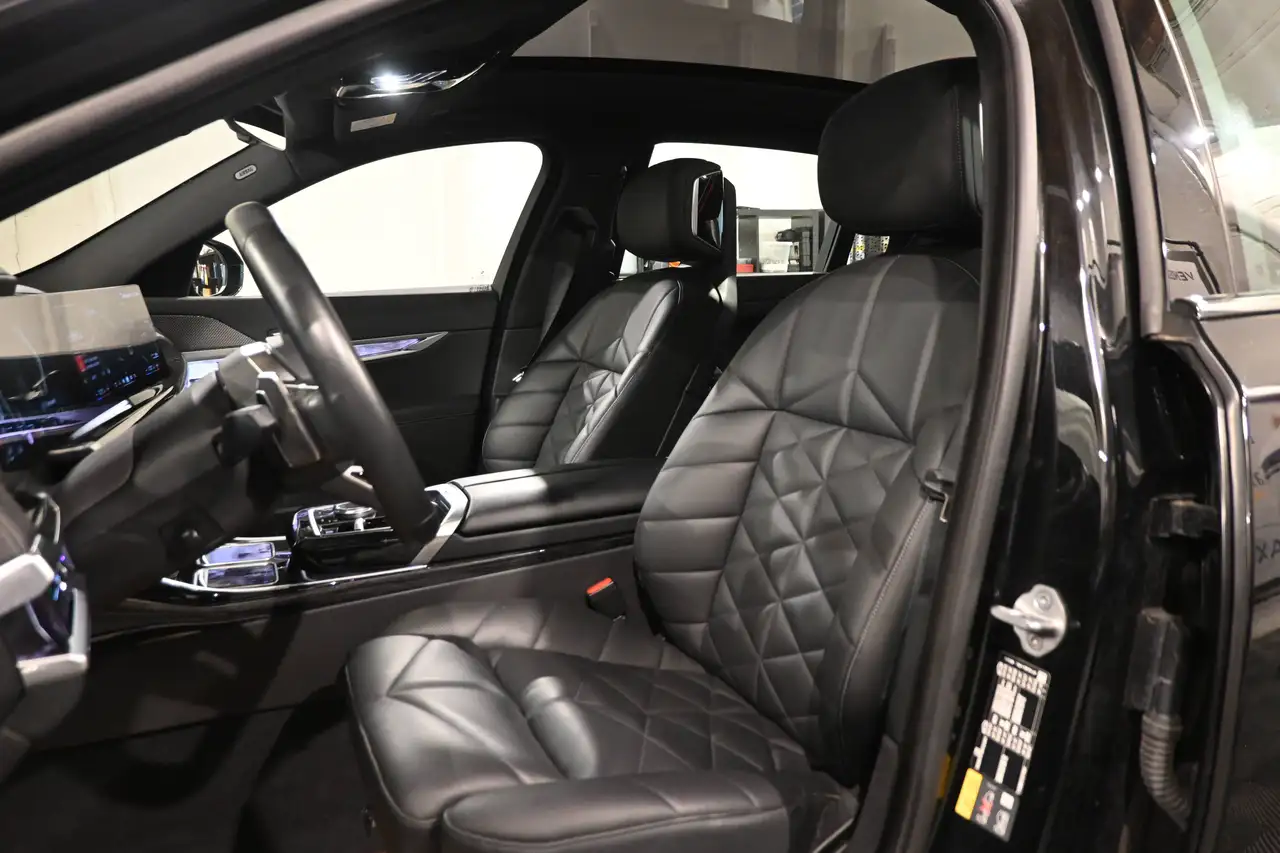 BMW 750 750e X-Drive M SPORT HYBRID / BOWERS / CAMERA 360 / SUNROOF / DISTRONIC, миниатюра 16