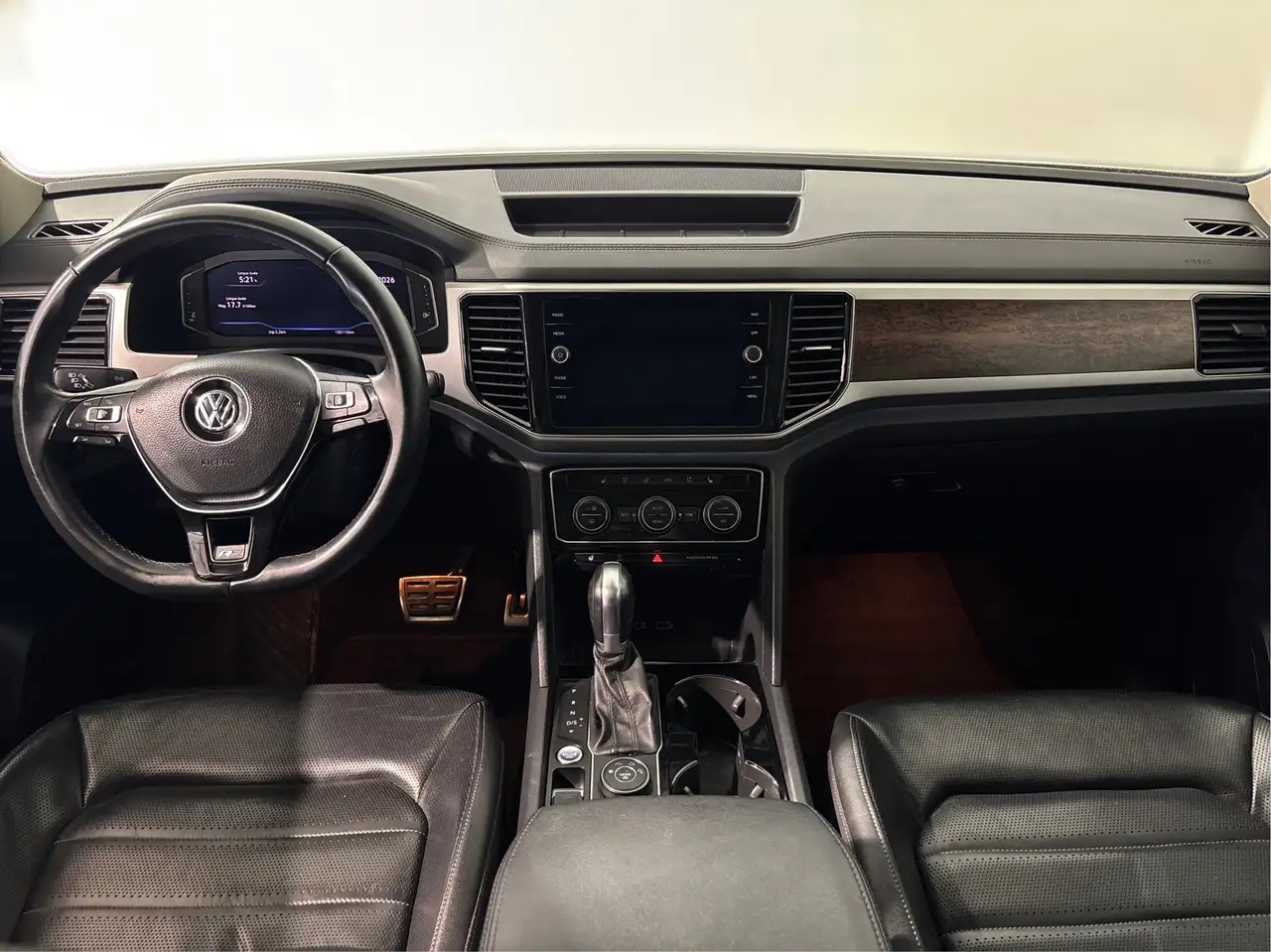 Volkswagen Atlas снимка Volkswagen Atlas