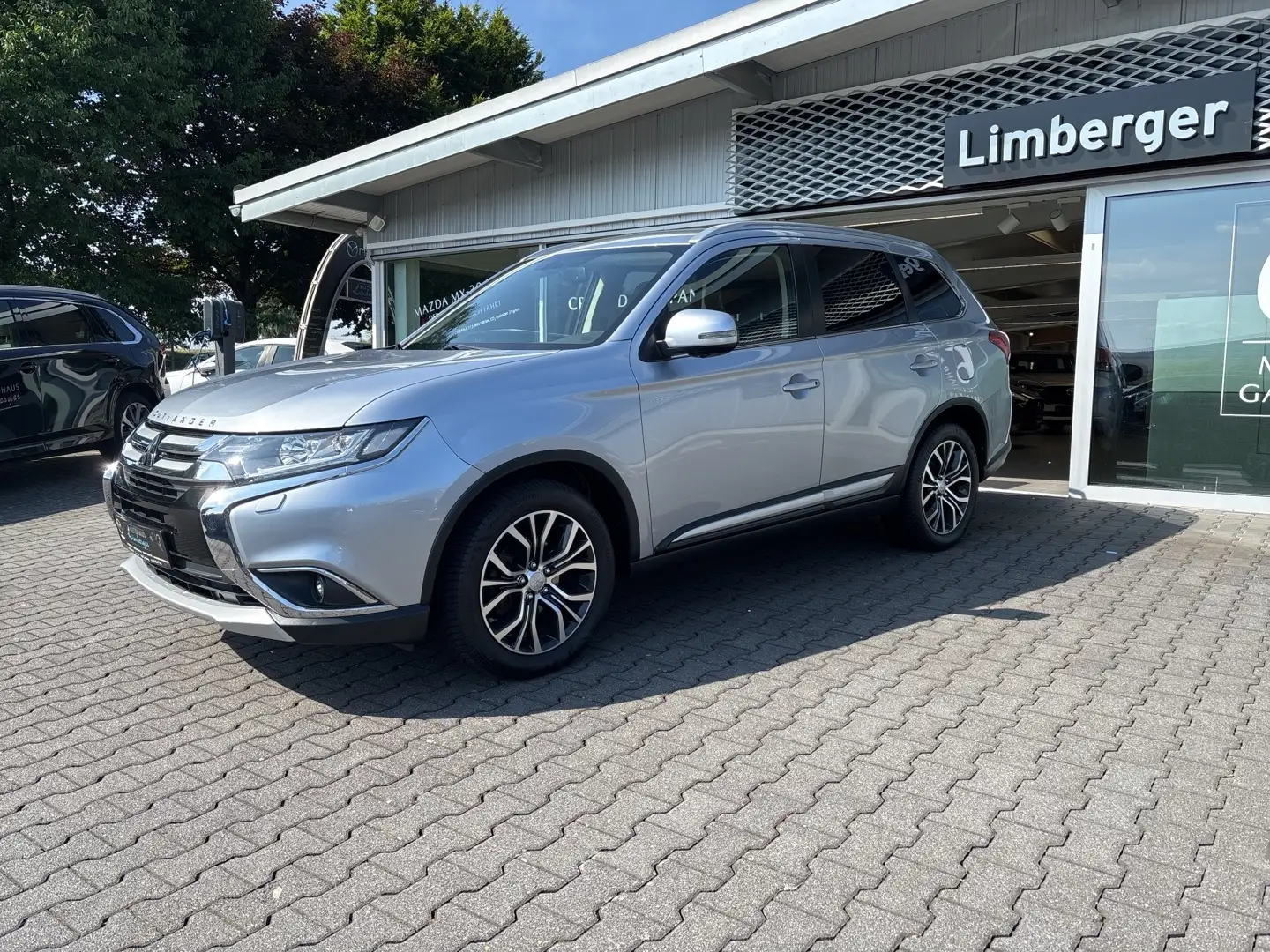 Mitsubishi Outlander 2.2 DI-D Edition 100 Edition 100+ 4WD Silber - 2
