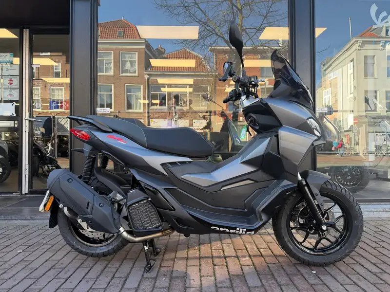 Aprilia SR GT 200 - foto 3