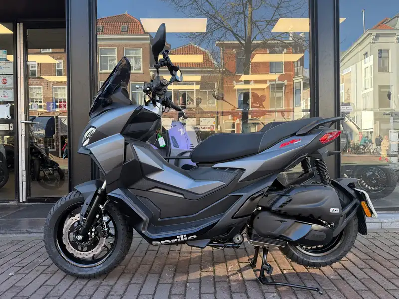 Aprilia SR GT 200 - foto 4