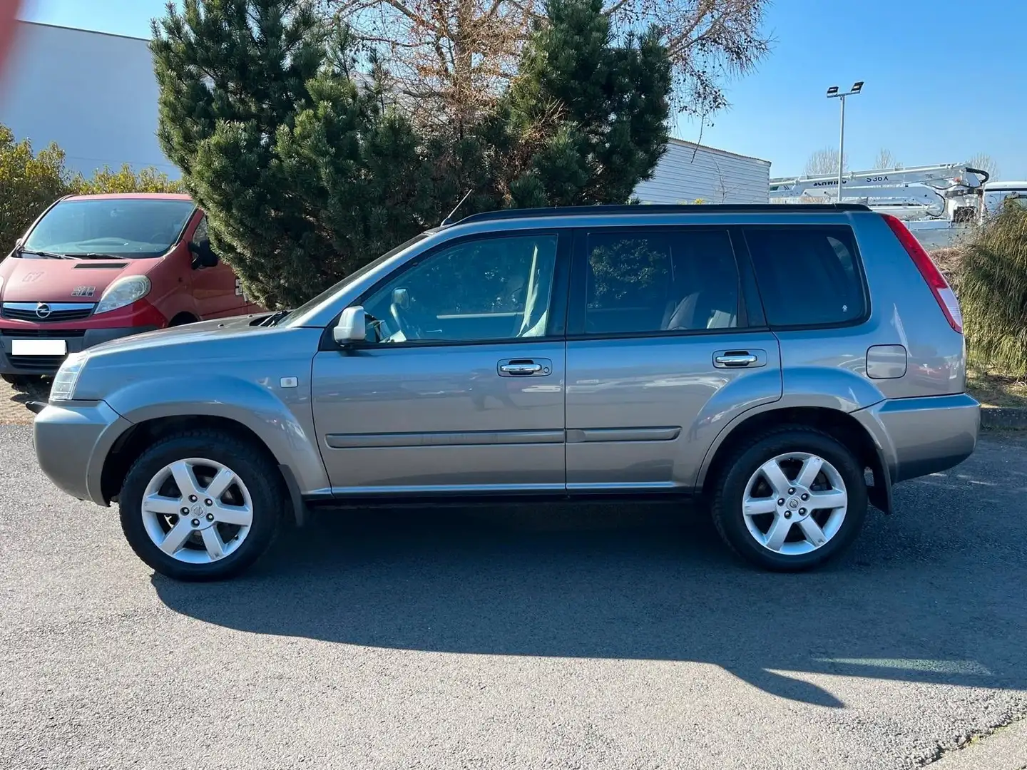 Nissan X-Trail 2.2 d  Elegance 4x4 /PANORAMA/NAVI/AHK Сірий - 2