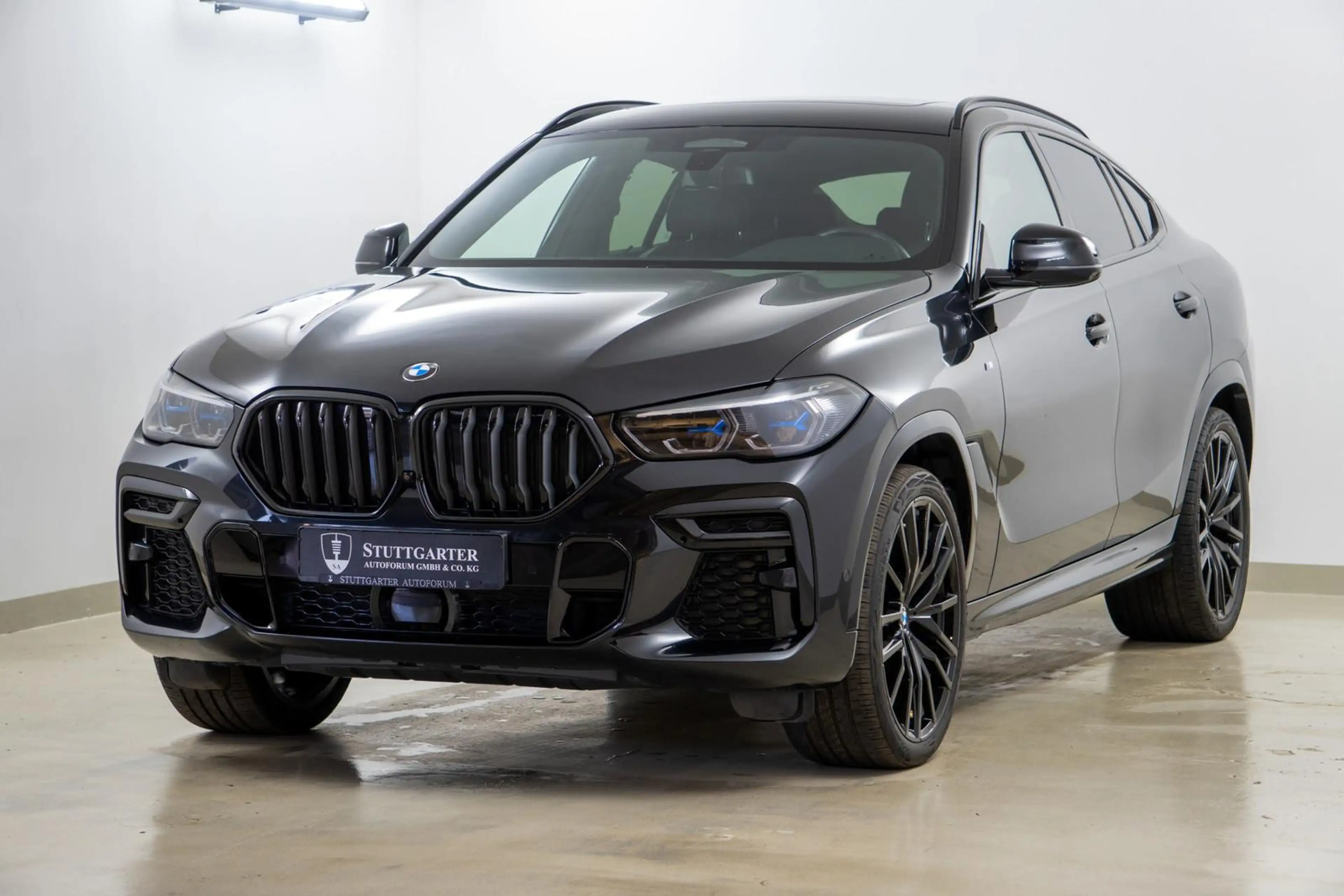 BMW X6 xDr 40 d M Sport Pano ACC Laser Massage 360K — photo 3