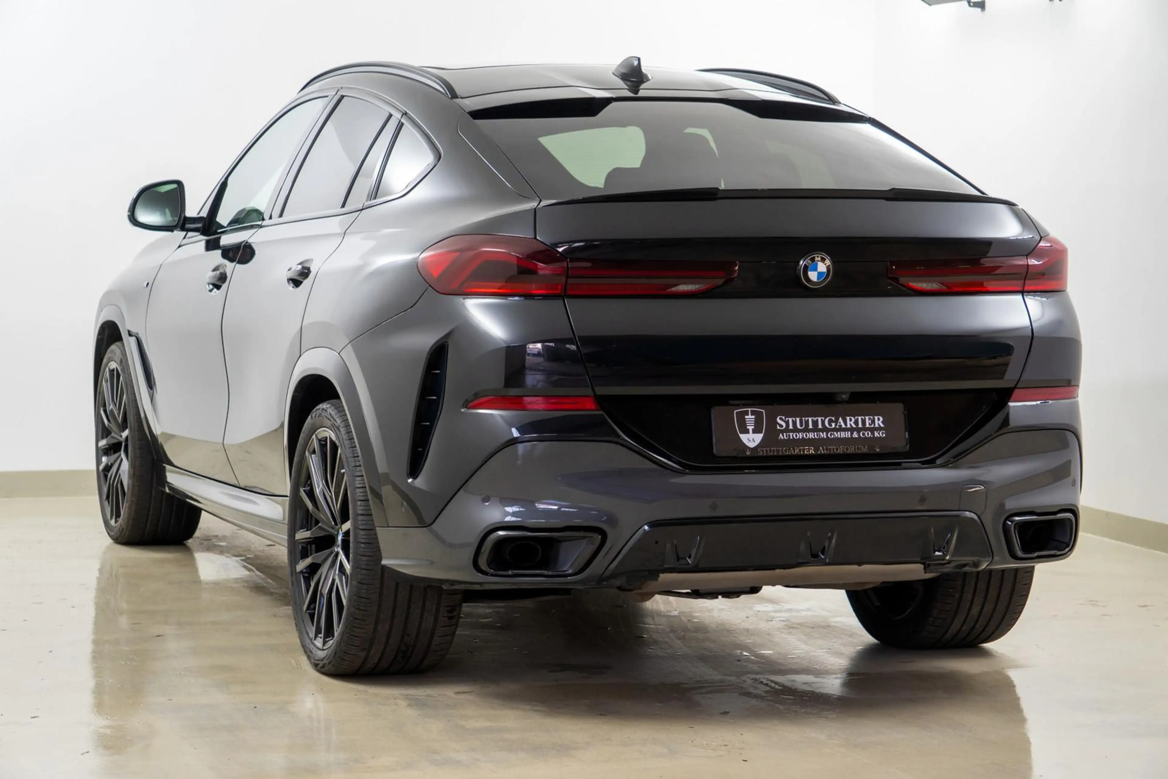 BMW X6 xDr 40 d M Sport Pano ACC Laser Massage 360K — photo 4