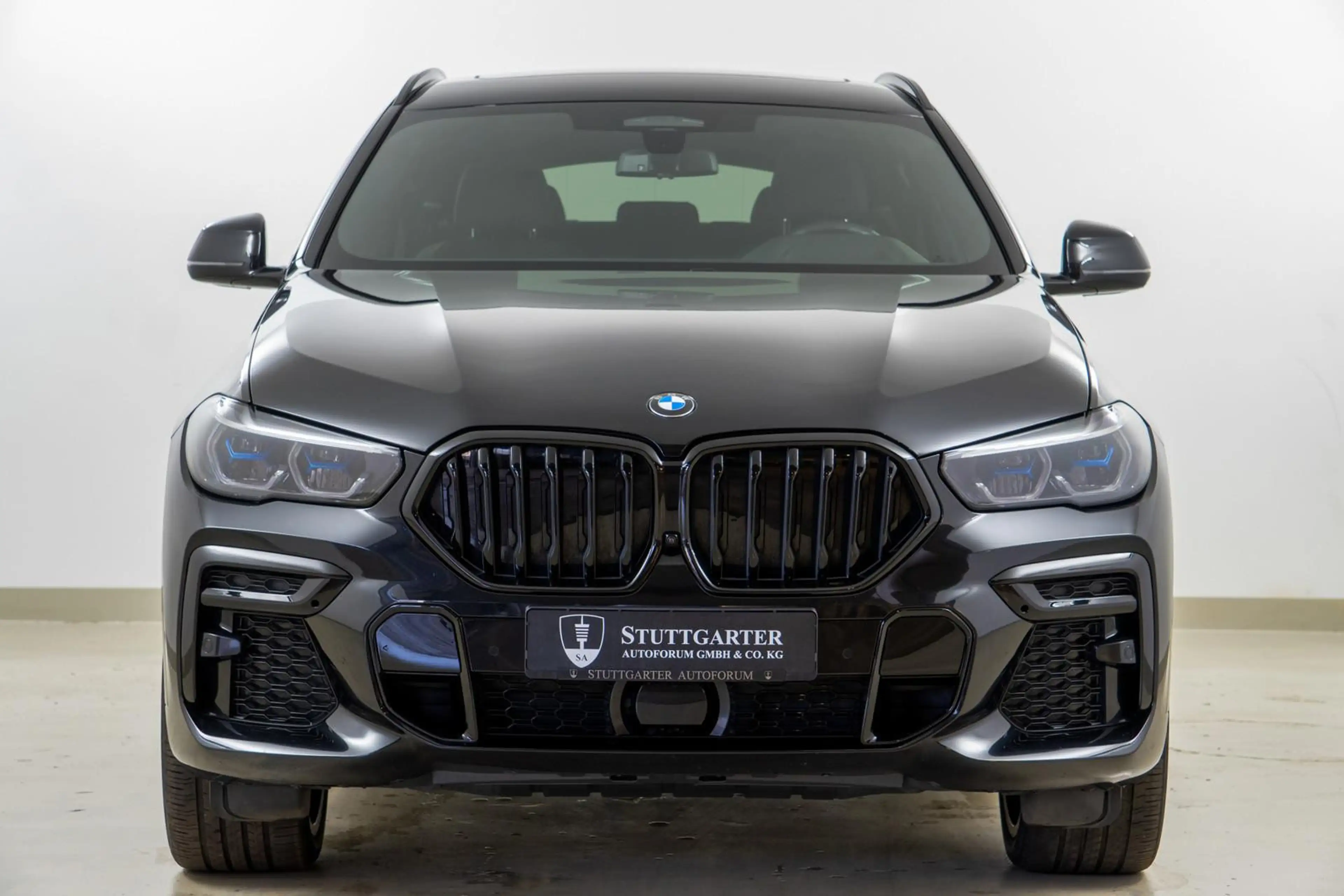 BMW X6 xDr 40 d M Sport Pano ACC Laser Massage 360K — photo 2