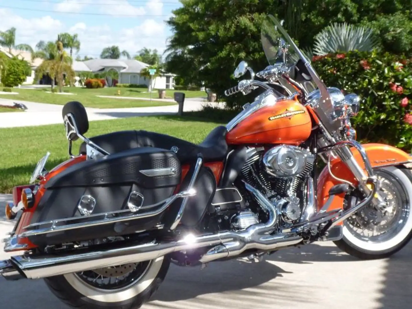 Harley-Davidson Road King FLHRC Road King Classic narančasta - 2