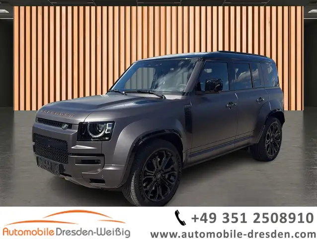 Land Rover Defender main image