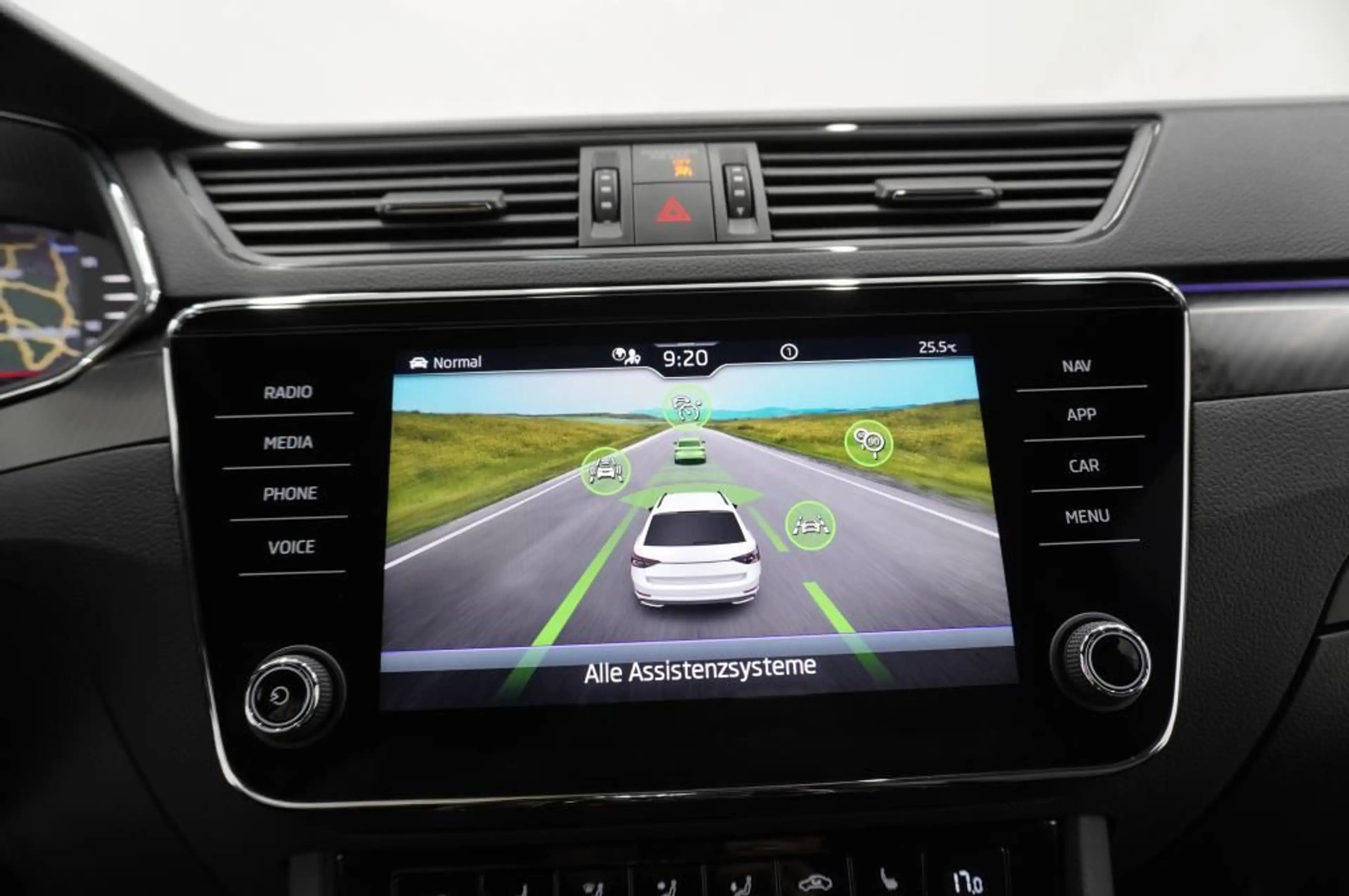Skoda Superb 2.0 TSI DSG Sportline Navi/Leder/Matrix/K — photo 10