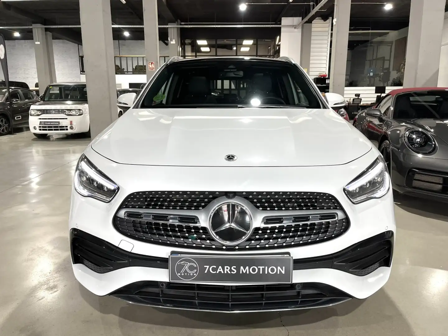 Mercedes-Benz GLA 220 220d 4Matic 8G-DCT Weiß - 2
