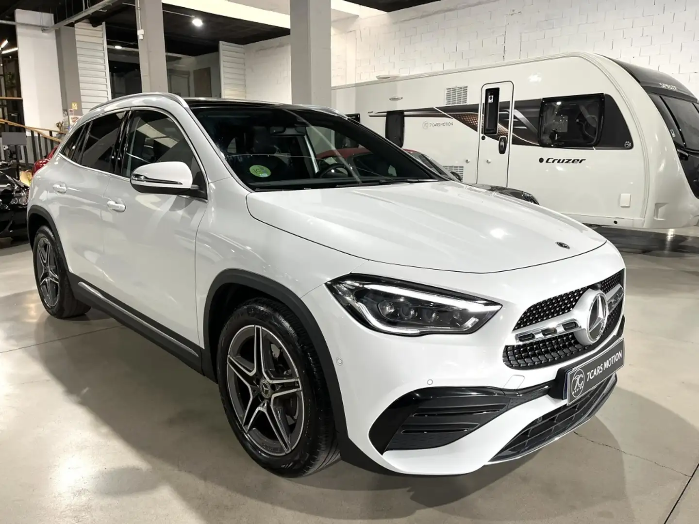 Mercedes-Benz GLA 220 220d 4Matic 8G-DCT Weiß - 1