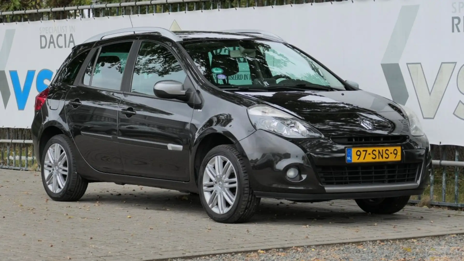 Renault Clio Estate TCe 100 Night & Day Noir - 1
