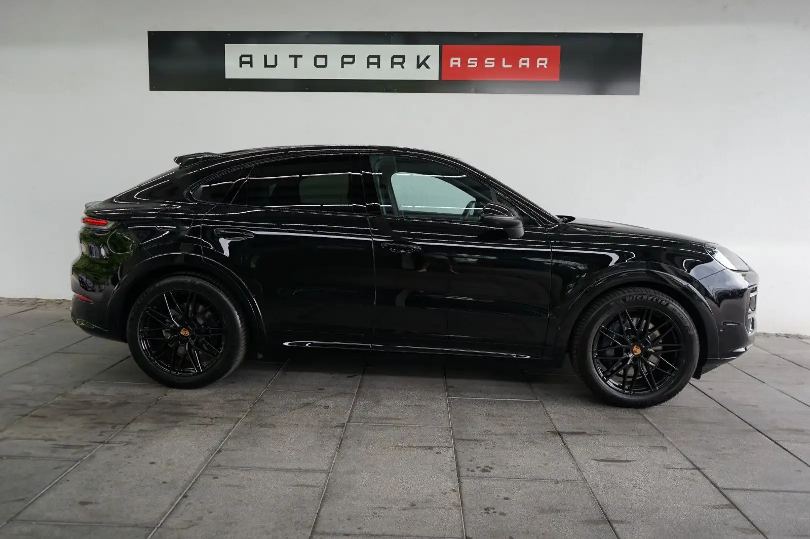 Porsche Cayenne Coupe E-Hybrid*SportDesign*P-DISPLAY*MEG Noir - 2