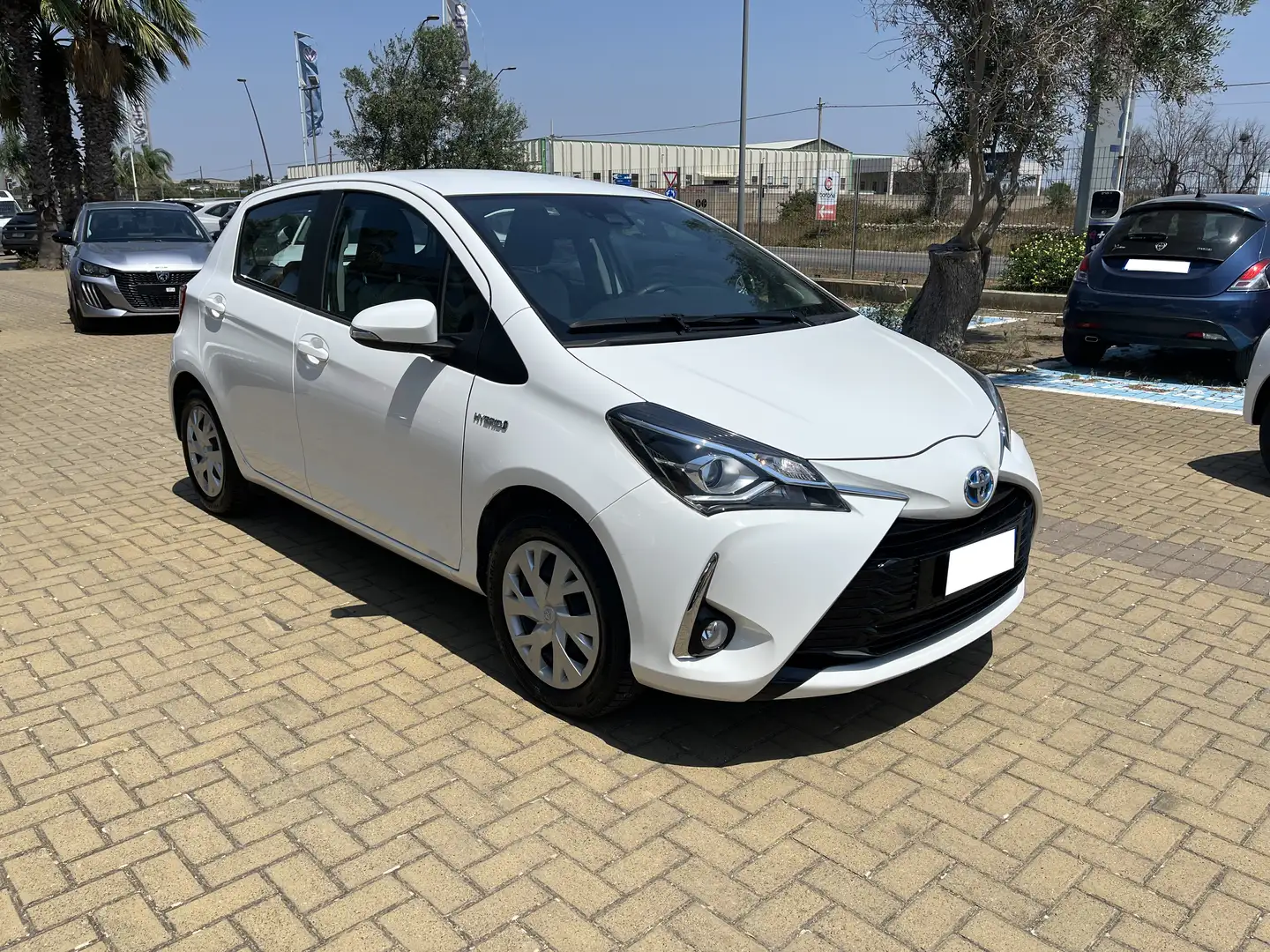 Toyota Yaris Yaris III 2017 5p 1.5h Business Blanc - 1