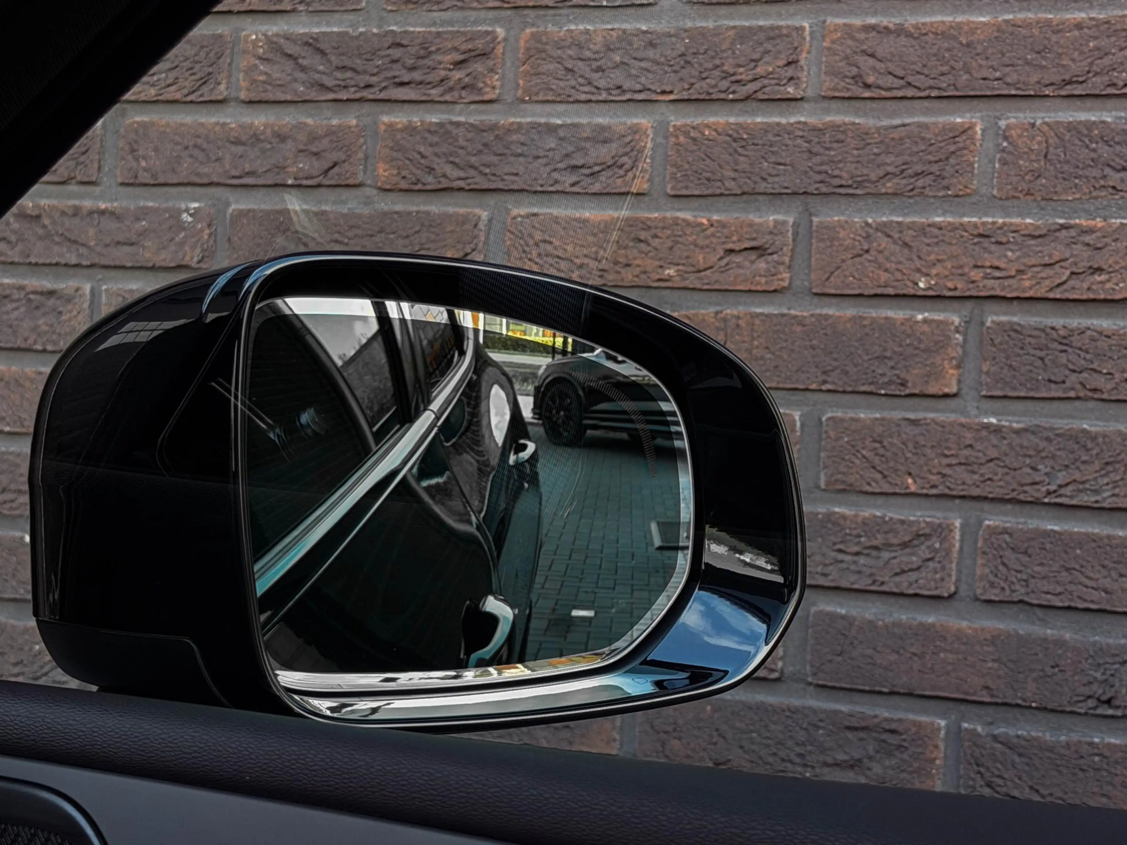 Volvo XC60 2.0 T6 PHEV AWD All Black | Pano | 21"| Trekh. | T — photo 35