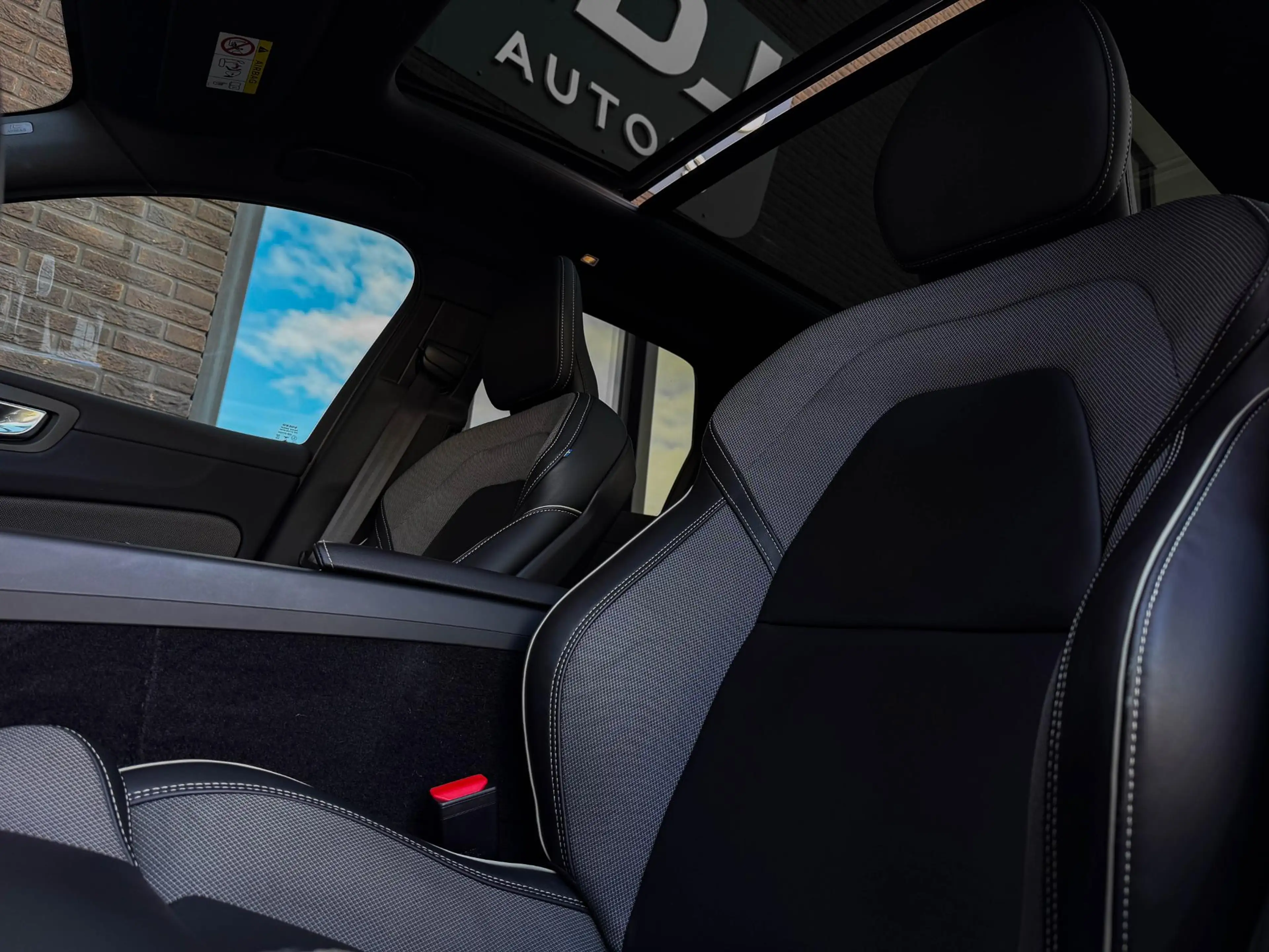 Volvo XC60 2.0 T6 PHEV AWD All Black | Pano | 21"| Trekh. | T — photo 9