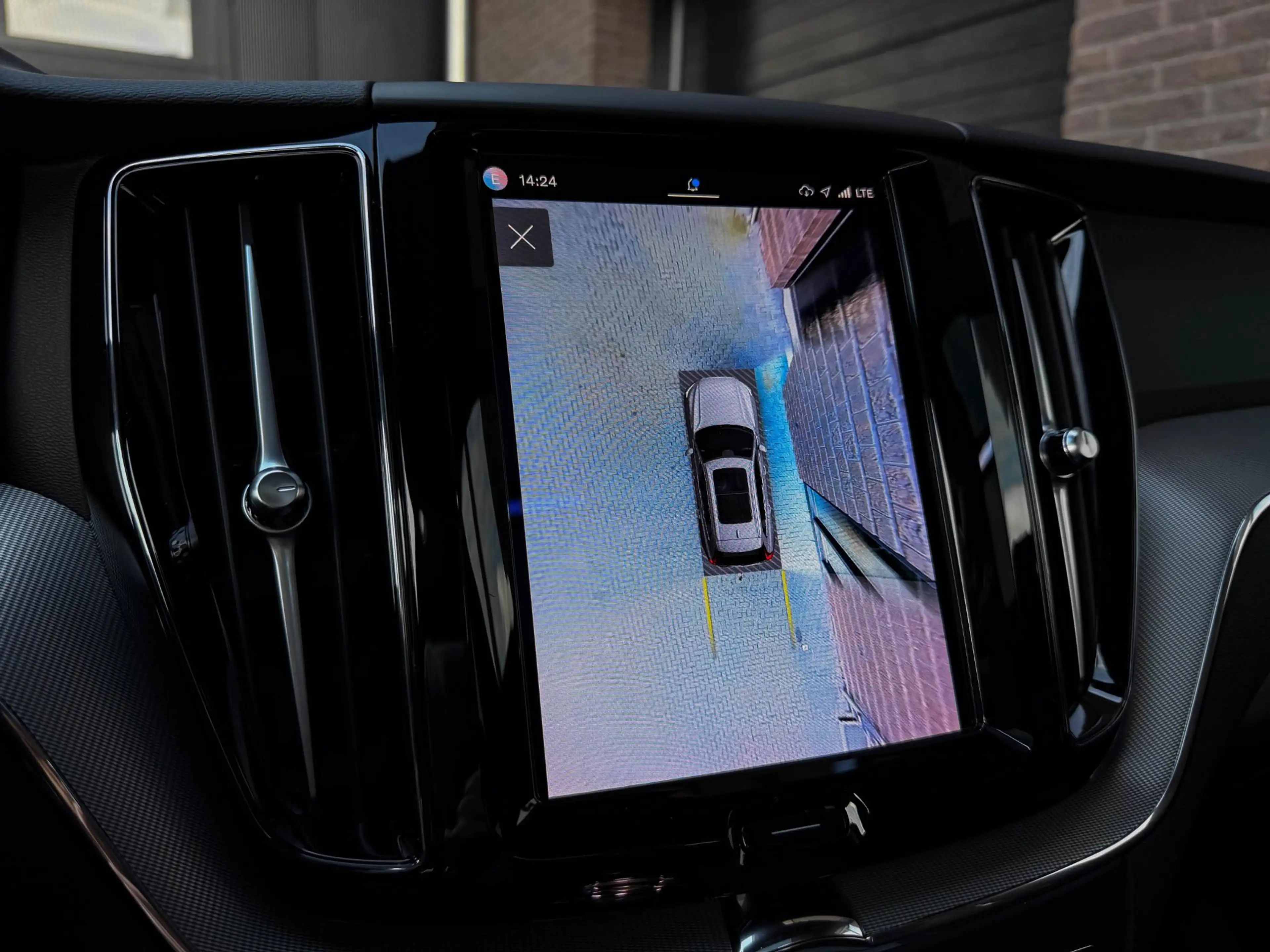 Volvo XC60 2.0 T6 PHEV AWD All Black | Pano | 21"| Trekh. | T — photo 19