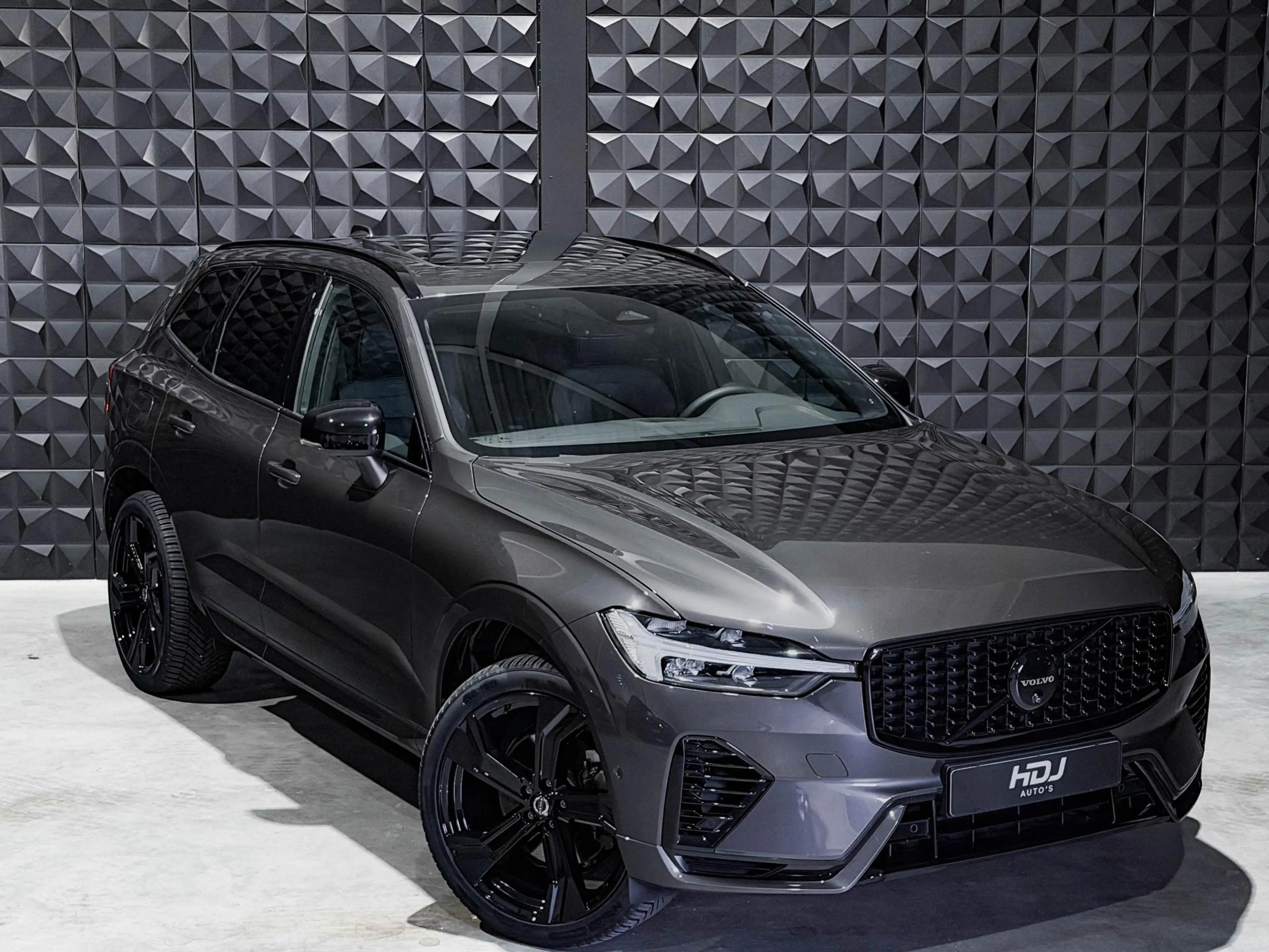 Volvo XC60 2.0 T6 PHEV AWD All Black | Pano | 21"| Trekh. | T — photo 43