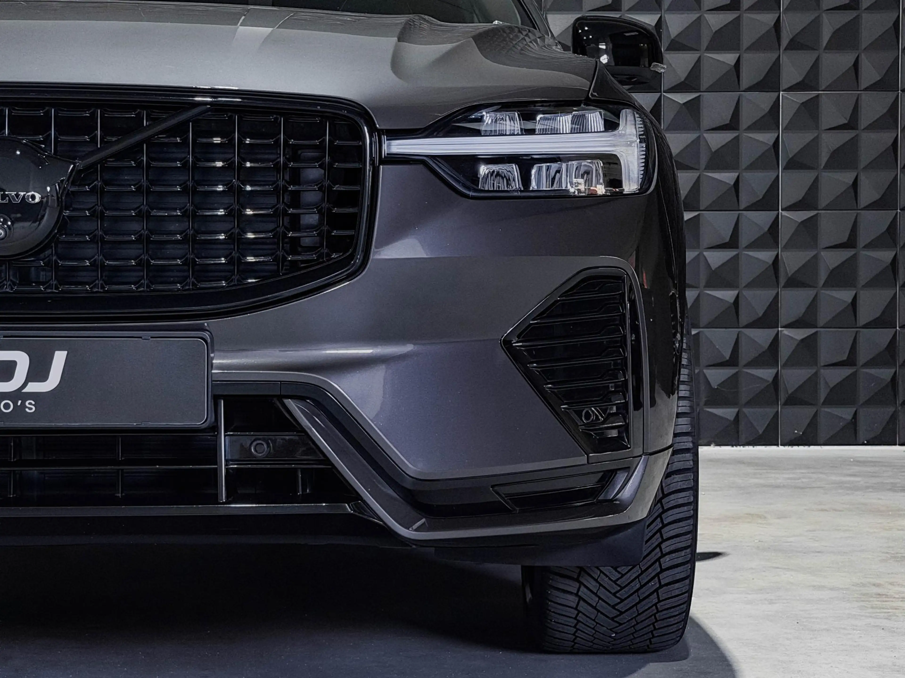 Volvo XC60 2.0 T6 PHEV AWD All Black | Pano | 21"| Trekh. | T — photo 28