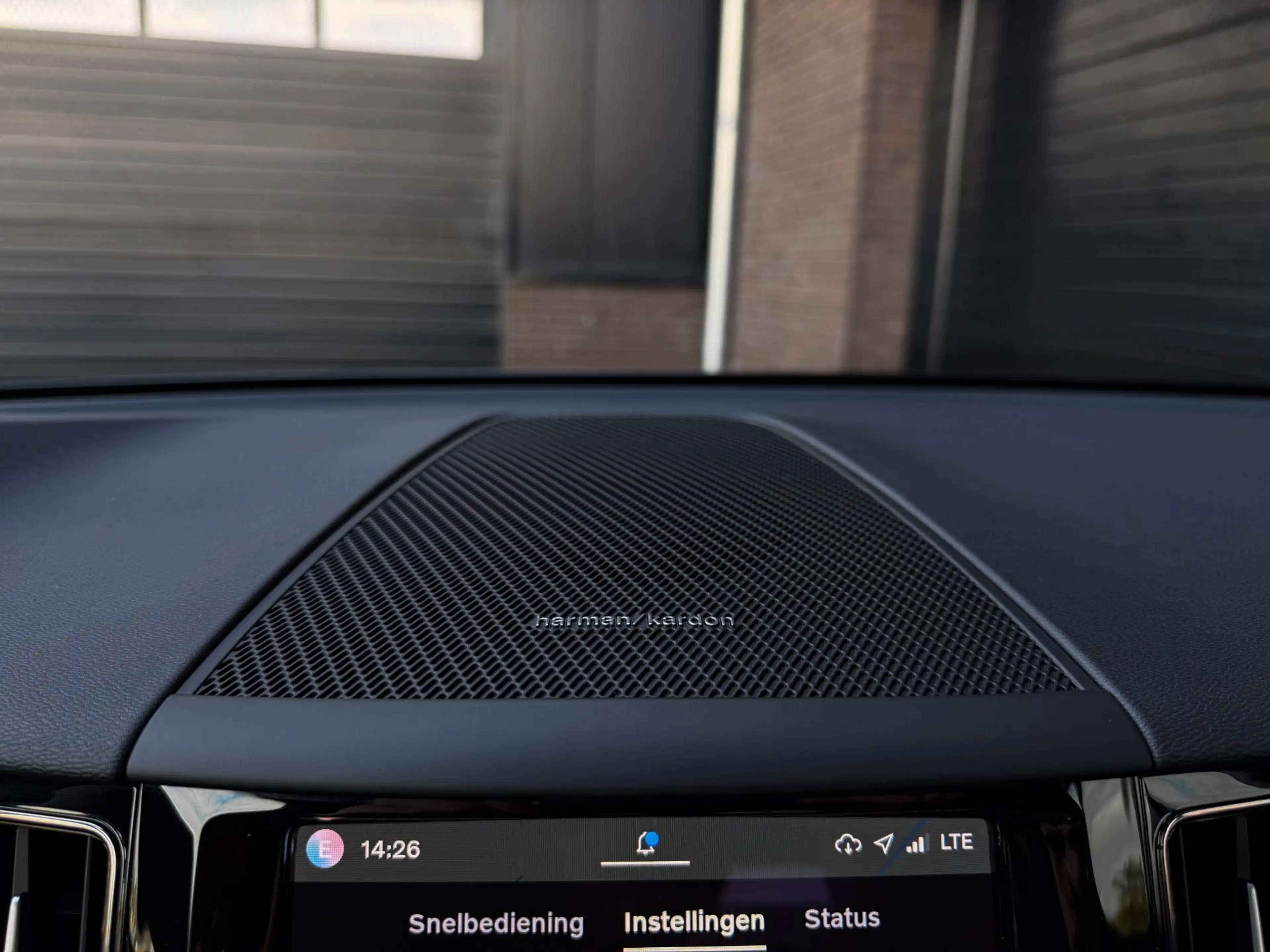 Volvo XC60 2.0 T6 PHEV AWD All Black | Pano | 21"| Trekh. | T — photo 14