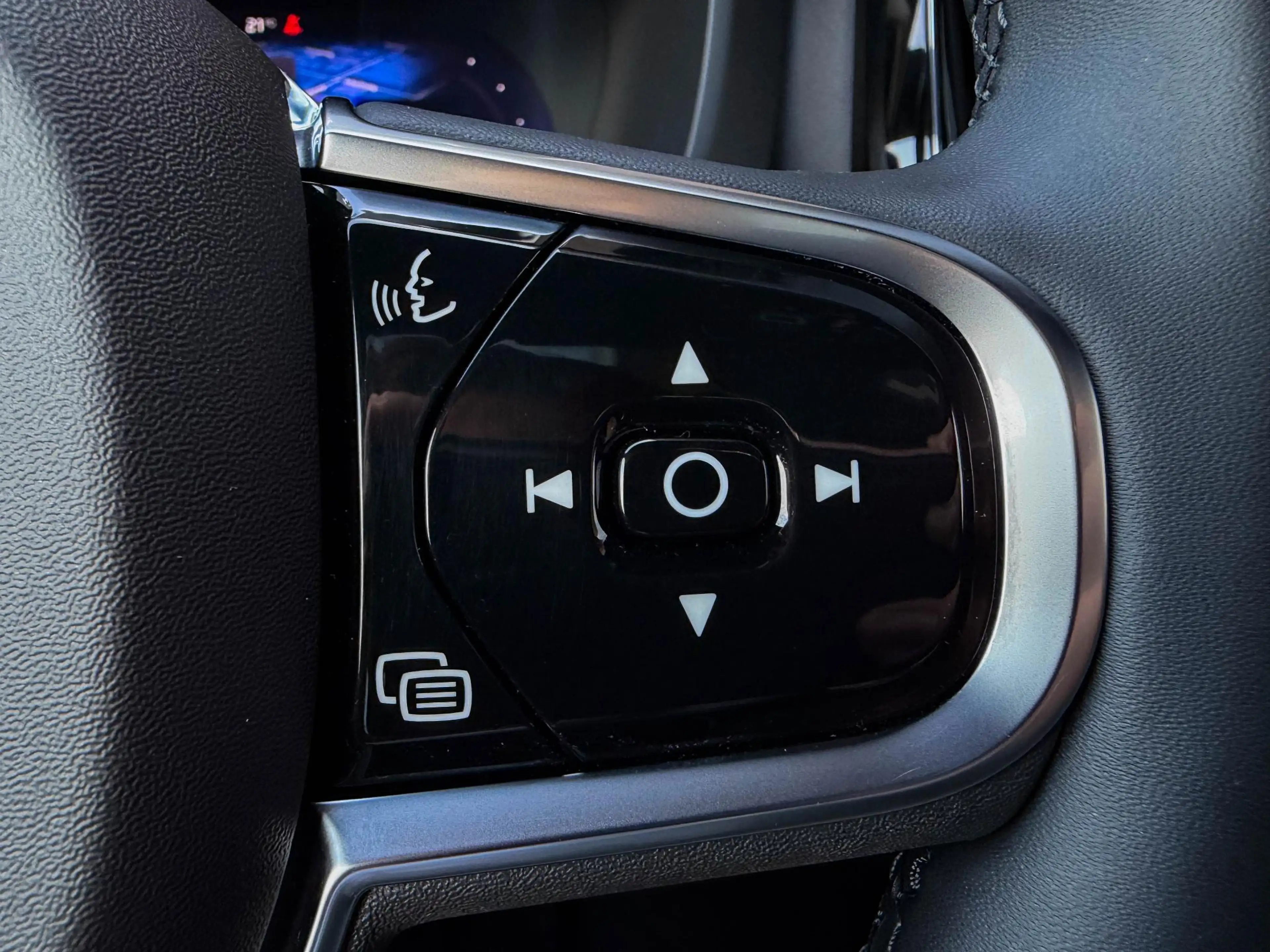 Volvo XC60 2.0 T6 PHEV AWD All Black | Pano | 21"| Trekh. | T — photo 33
