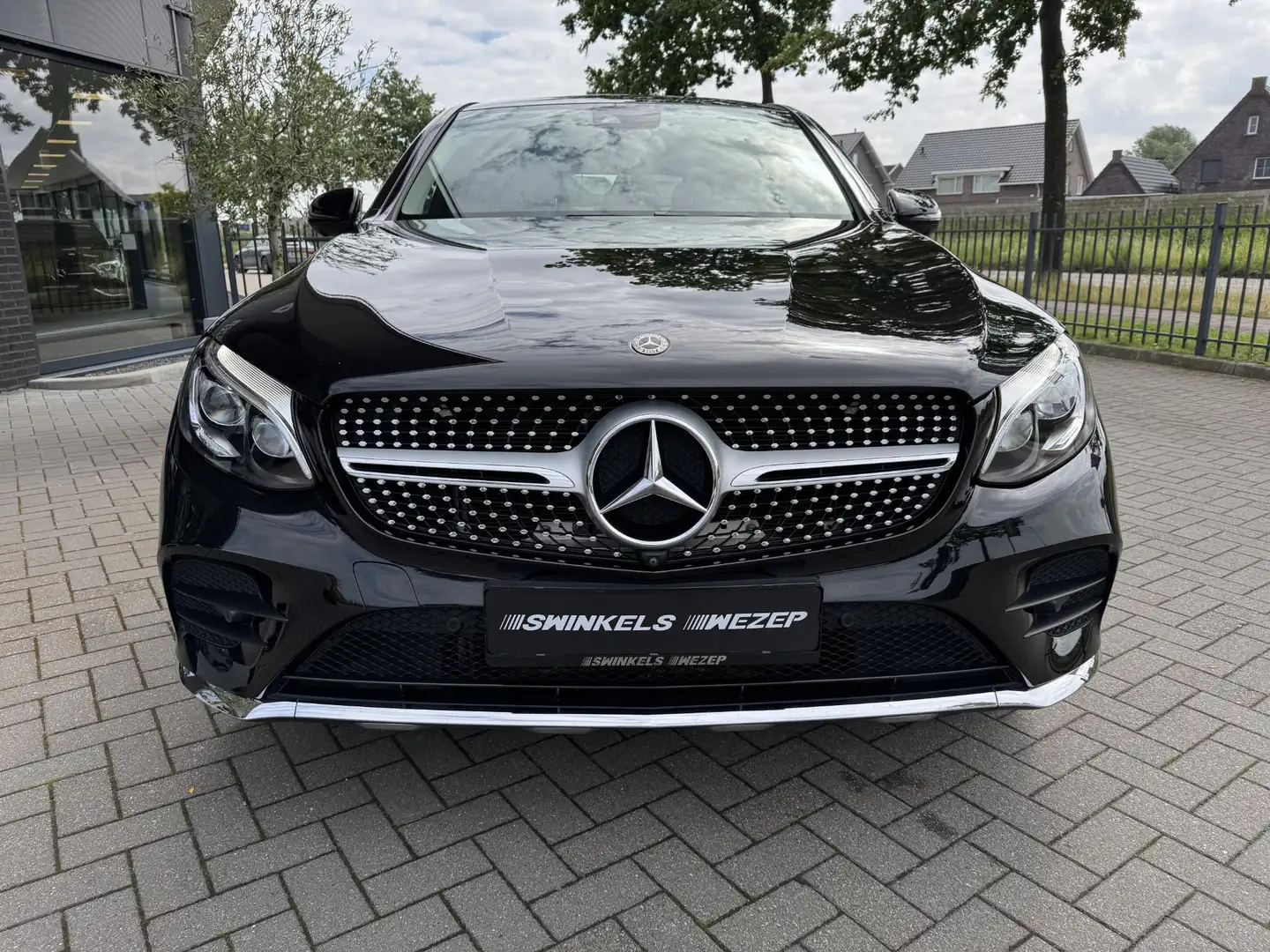 Mercedes-Benz GLC 250 Coupé 4MATIC Premium Plus Schwarz - 2