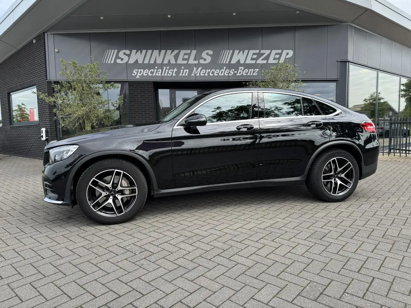Mercedes-Benz GLC 250 Coupé 4MATIC Premium Plus Schwarz - 1