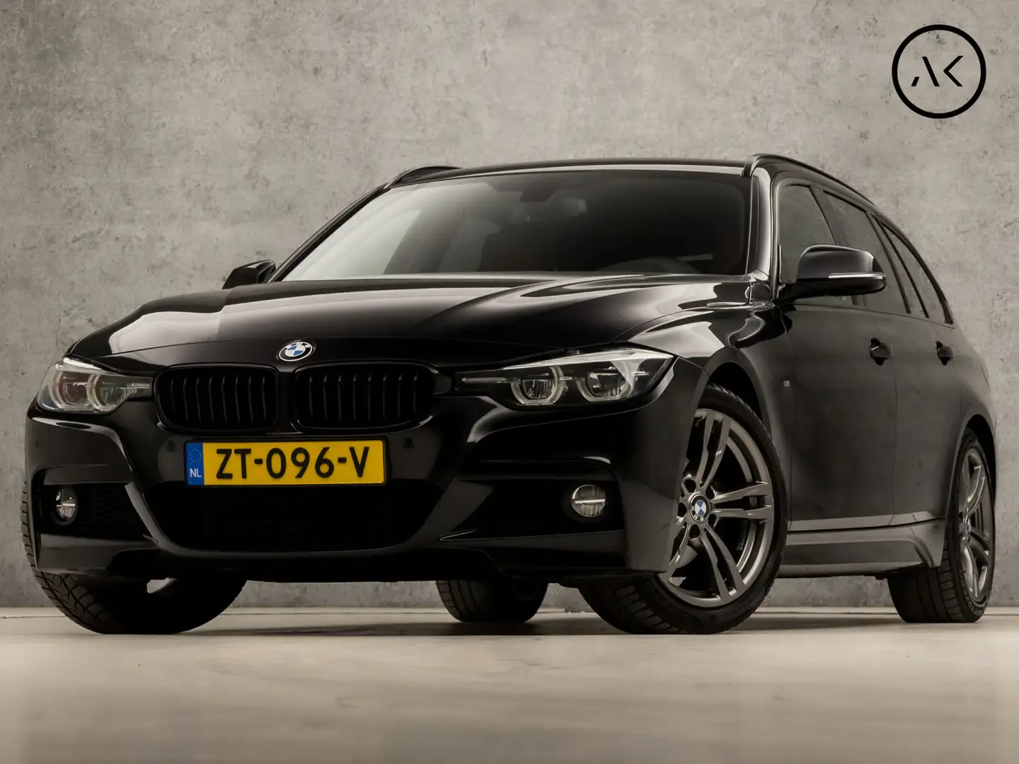 BMW 320 3-serie Touring 320i M Sport Shadow 184Pk Automaat Zwart - 1