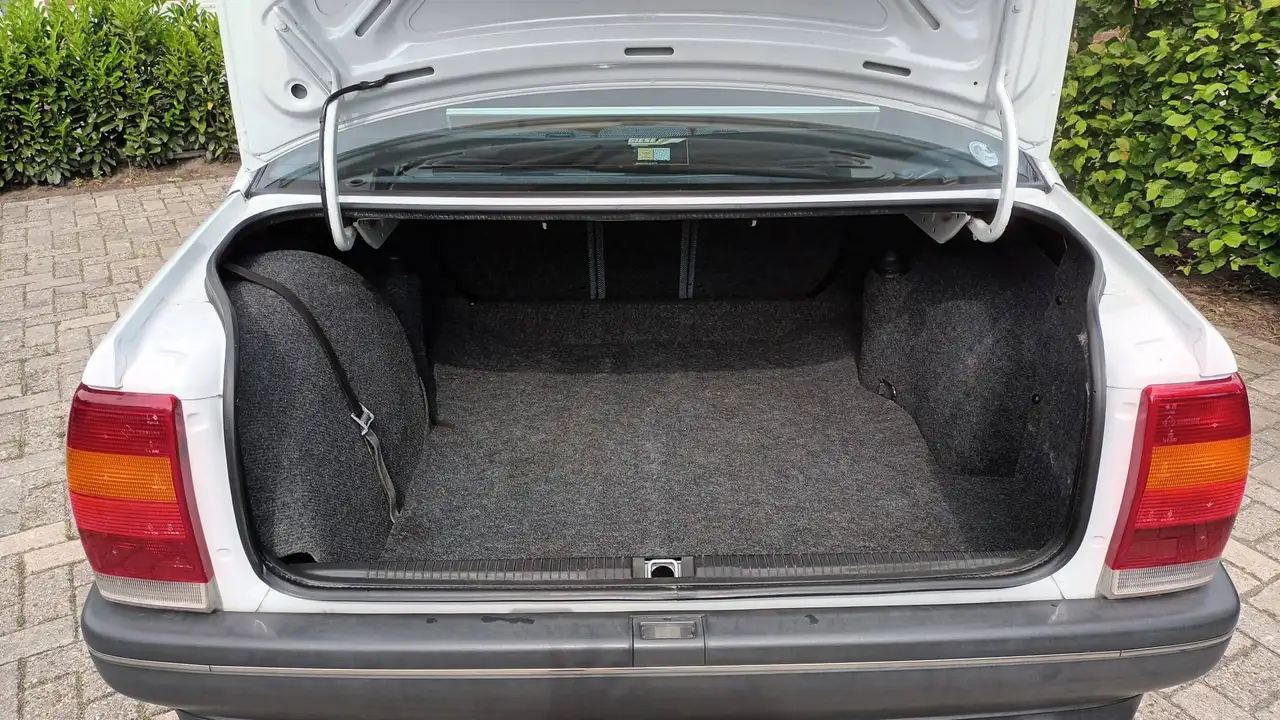 Opel Omega 2.0i LS , automaat , belastingvrij, foto 4