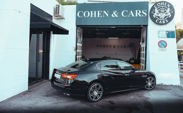 Maserati Quattroporte view 10