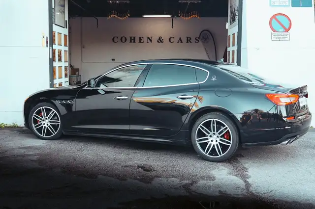 Maserati Quattroporte view 6