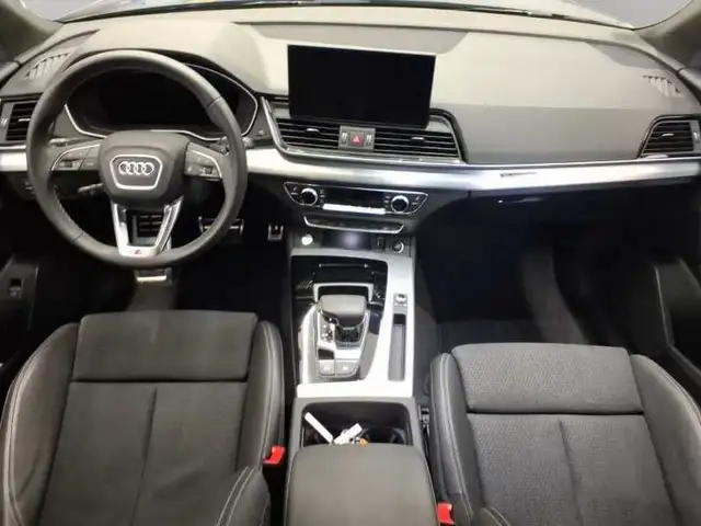 Audi Q5 view 5
