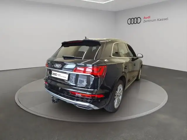 Audi Q5 view 3