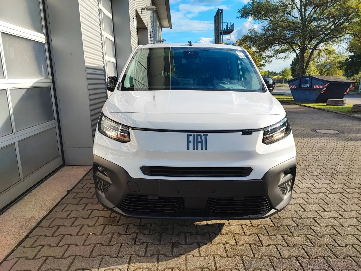 Fiat Doblo Maxi (L2) Kombi 1,5 HDi 97 kW AT Weiß - 2