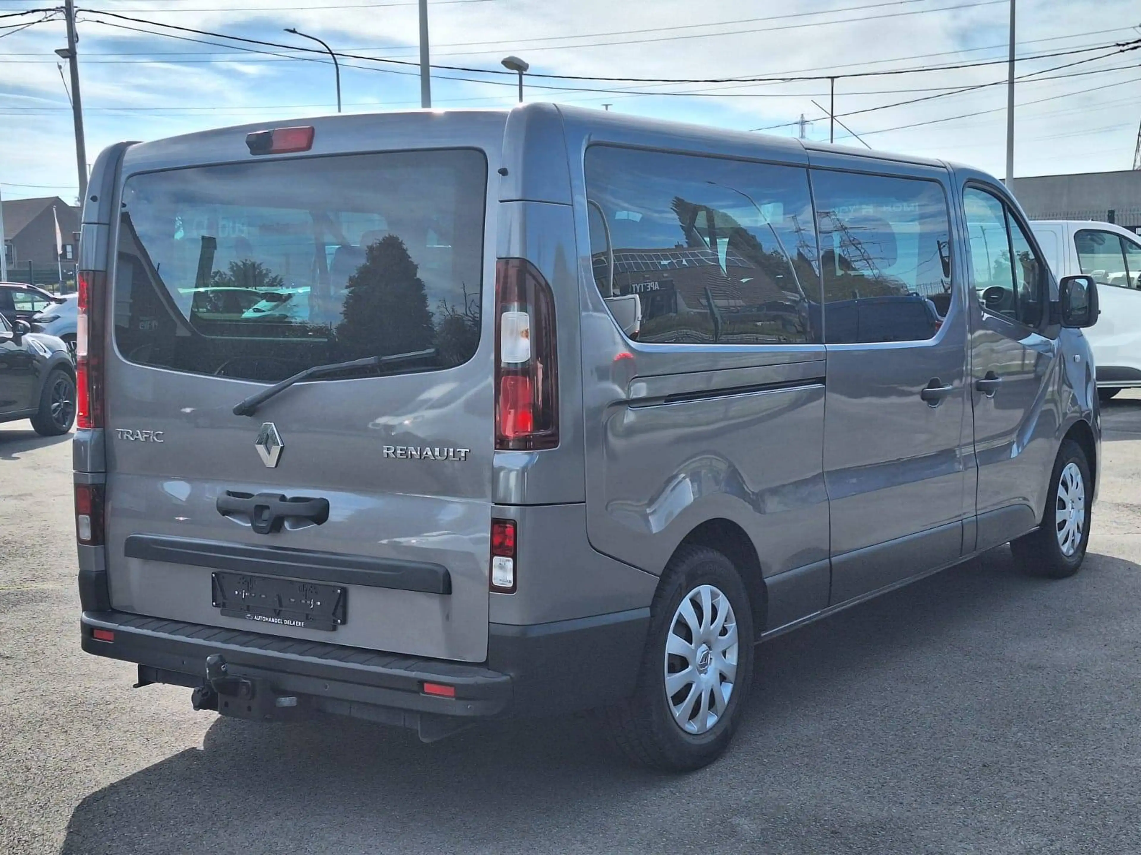 Renault Trafic 1.6d minibus 9places — photo 4