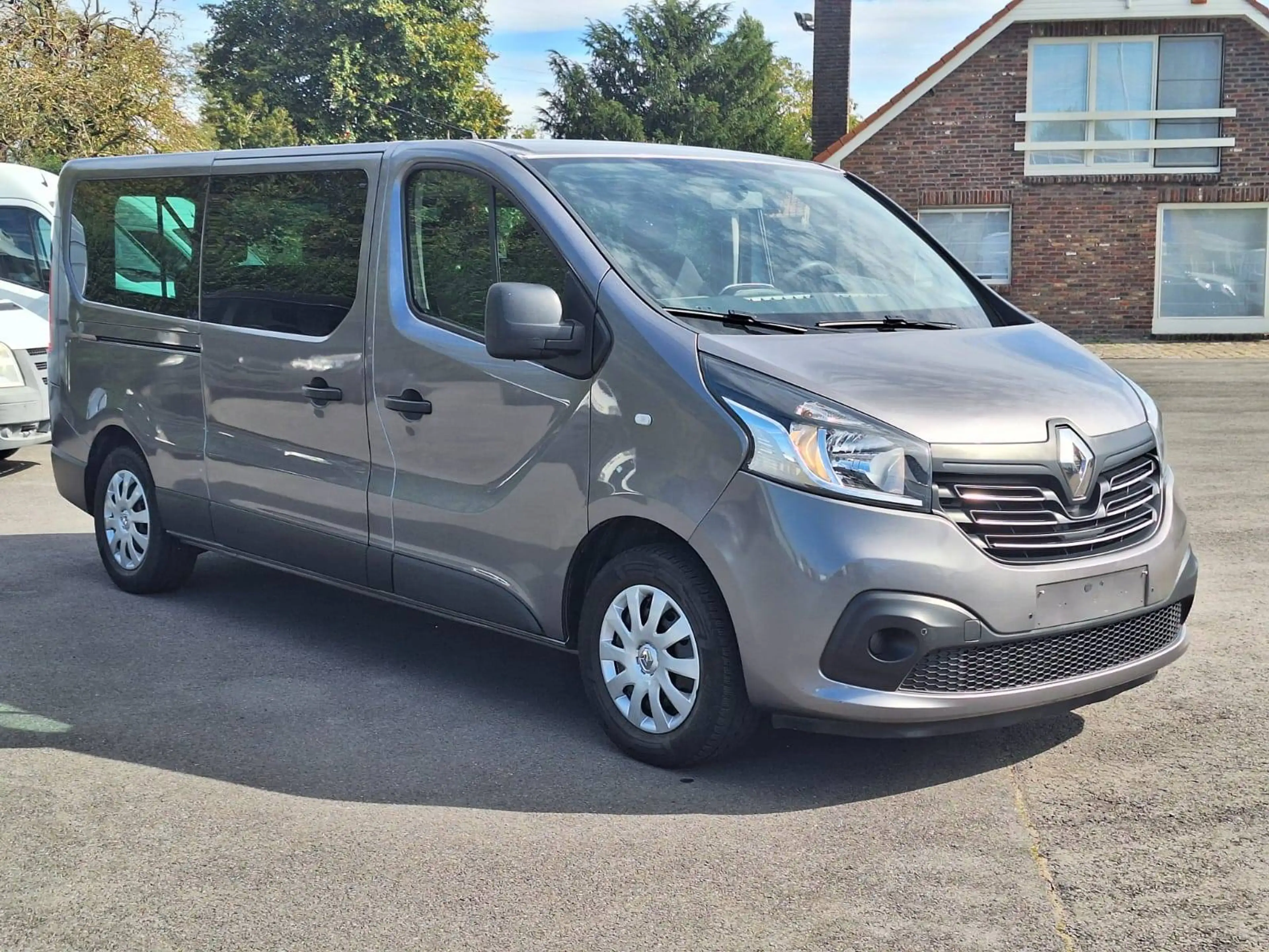 Renault Trafic 1.6d minibus 9places — photo 6