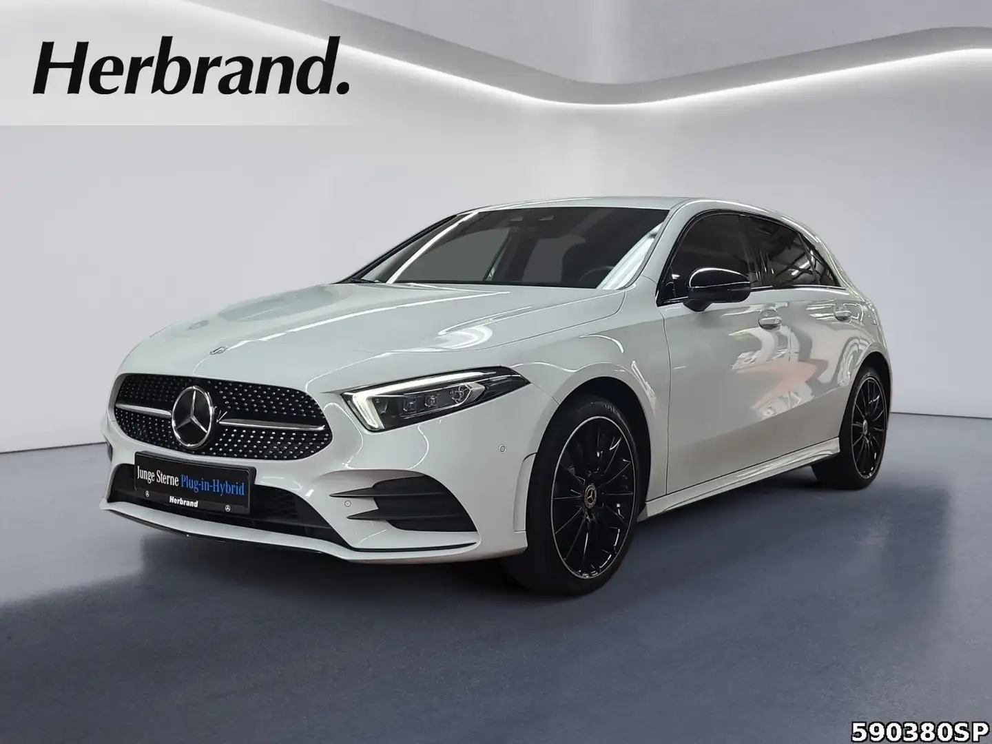 Mercedes-Benz A 250 AMG MultiBeam 360° 19" Apple CarPlay Blanc - 1