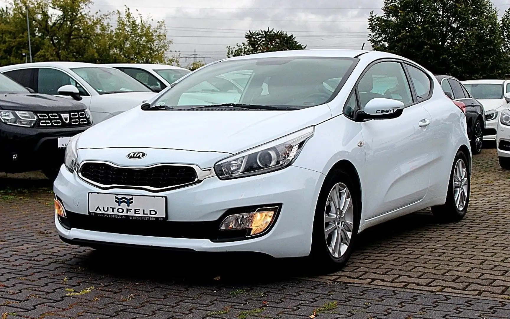 Kia Ceed / cee'd 1.6 GDi/SHEFT/KLIMA/SHZ/PDC/BT/AHK/ Bílá - 2