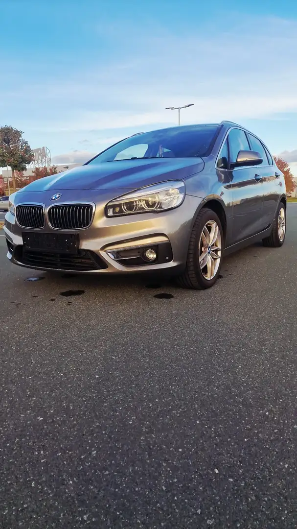BMW 220 220d Active Tourer Aut. Grau - 2
