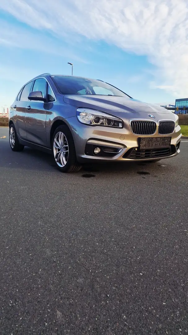 BMW 220 220d Active Tourer Aut. Grau - 1