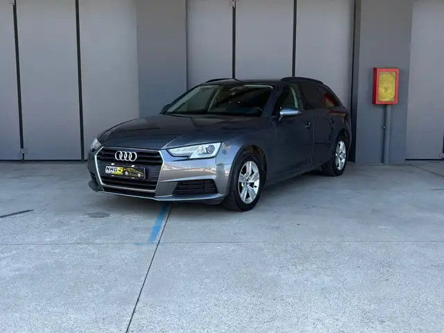 Audi A4 35 2.0 tdi Business 150cv s-tronic my16
