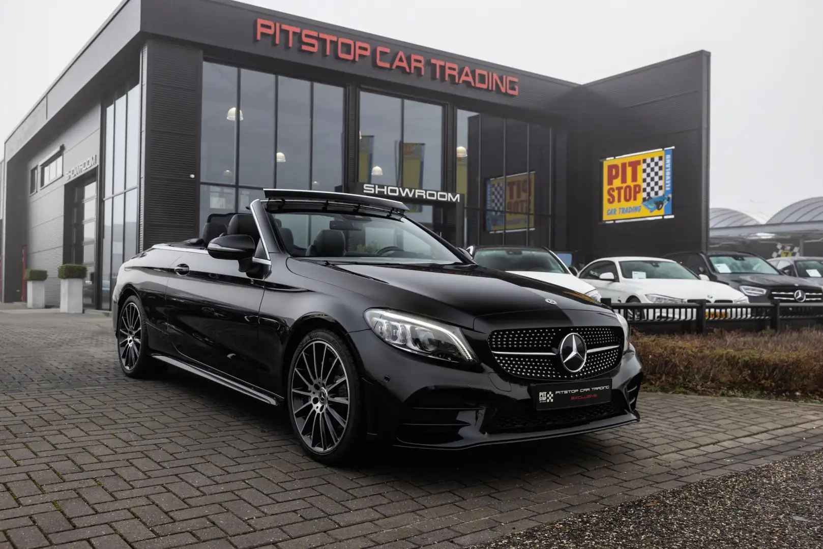 Mercedes-Benz C 200 Cabrio AMG, Facelift, Burmester, 184pk, 19 inch! Zwart - 1