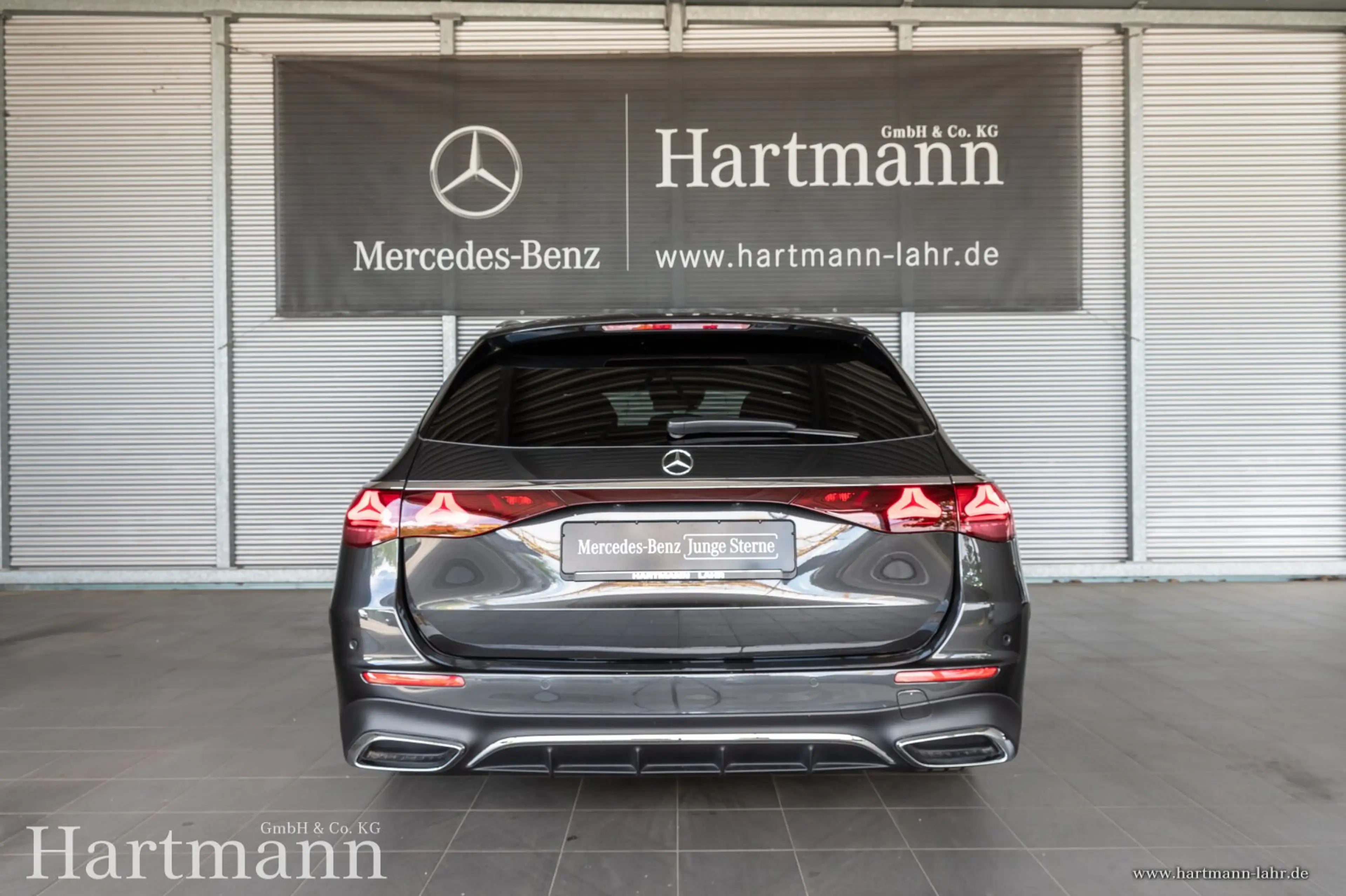 Mercedes-Benz E 450 E 450 T 4M AMG Airmatic Standheizung AHK 4DSound — photo 4