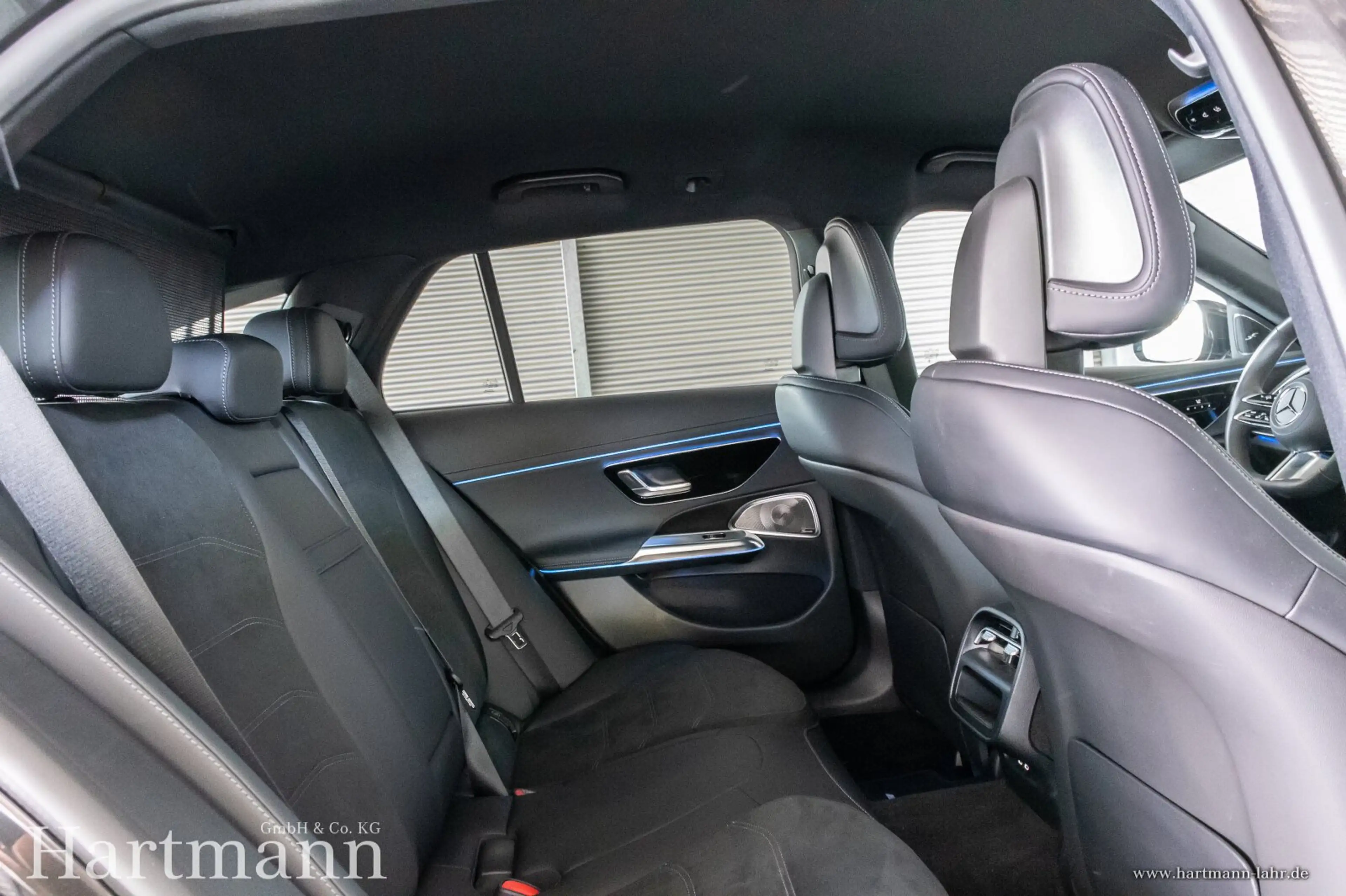 Mercedes-Benz E 450 E 450 T 4M AMG Airmatic Standheizung AHK 4DSound — photo 11